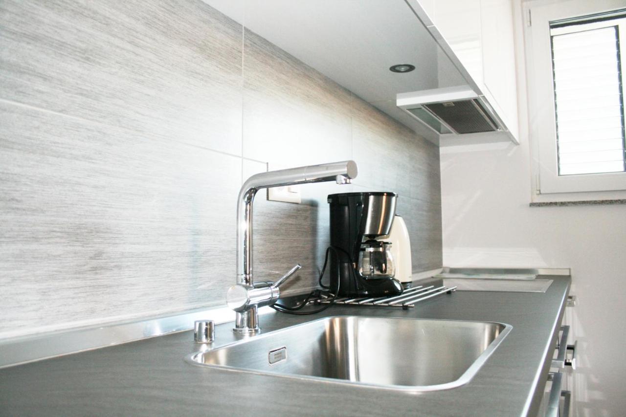 White Anchor Apartment Vodice Exterior foto
